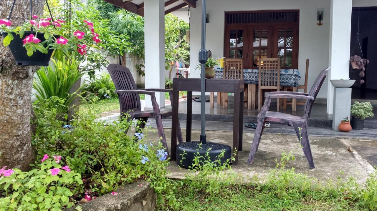 Mina Villa Hikkaduwa Bagian luar foto